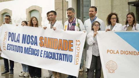 Concentraci�n de protesta de los m�dicos el pasado martes en Pontevedra