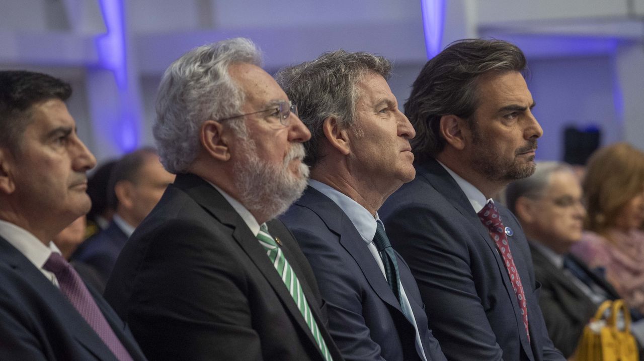 El PP registra en el Congreso las 50 preguntas de Feijoo sobre corrupción que Sánchez no contestó