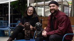 Chelo Loureiro e Allberto V�zquez con dous Goyas nunha terraza da Coru�a