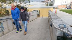 Al fondo de la imagen, el edificio de la guarder�a municipal de Monforte