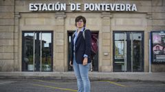 Susana Fern�ndez, que vive en Vigo y trabaja en Pontevedra, en la estaci�n de Renfe de la ciudad del L�rez
