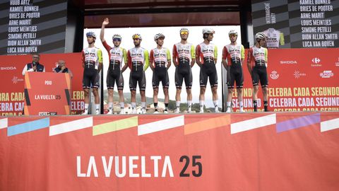 Imgenes de la Etapa 16 de La Vuelta a Espaa entre Poio y Mos
