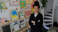 La artista Julia Lago, que gestiona la galera Grelera en A Corua (en la foto), es una de las muralistas de DesOrdes Creativas