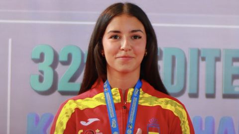 Ux�a Folgueira Gonz�lez, karateka lucense, en el podio del Campeonato del Mediterr�neo 2026 en Alejandr�a (Egipto). 
