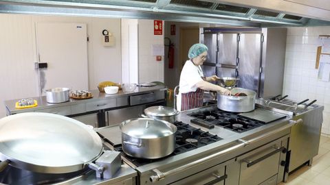 En la cocina trabajan cuatro personas que cocinan todo natural