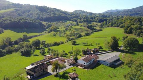 El Mortorio, pueblo hotelero en venta en el centro de Asturias
