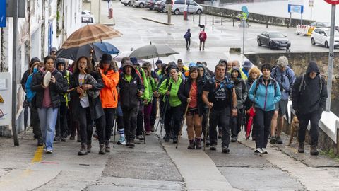 ARRANQUE DE UNA ETAPA DEL CAMI�O DOS FAROS EN MEMORIA DEL TRASNO ANT�N ANTELO, EN OCTUBRE DEL 2024