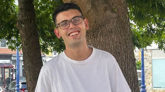 Borja sue�a con rehabilitar la casa familiar y forjar ah� su futuro 