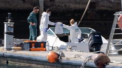 La Polic�a Cient�fica analiza una embarcaci�n propiedad del hombre desaparecido con sus dos hijas y que fue hallada en alta mar sin sus ocupantes