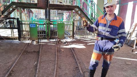 Sergio Bret�n, visitante n�mero 15.000 de la mina del Pozo Sot�n