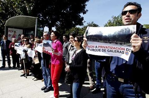 Los vecinos de Galeras realizaron numerosas concentraciones de protesta ante el vallado. 