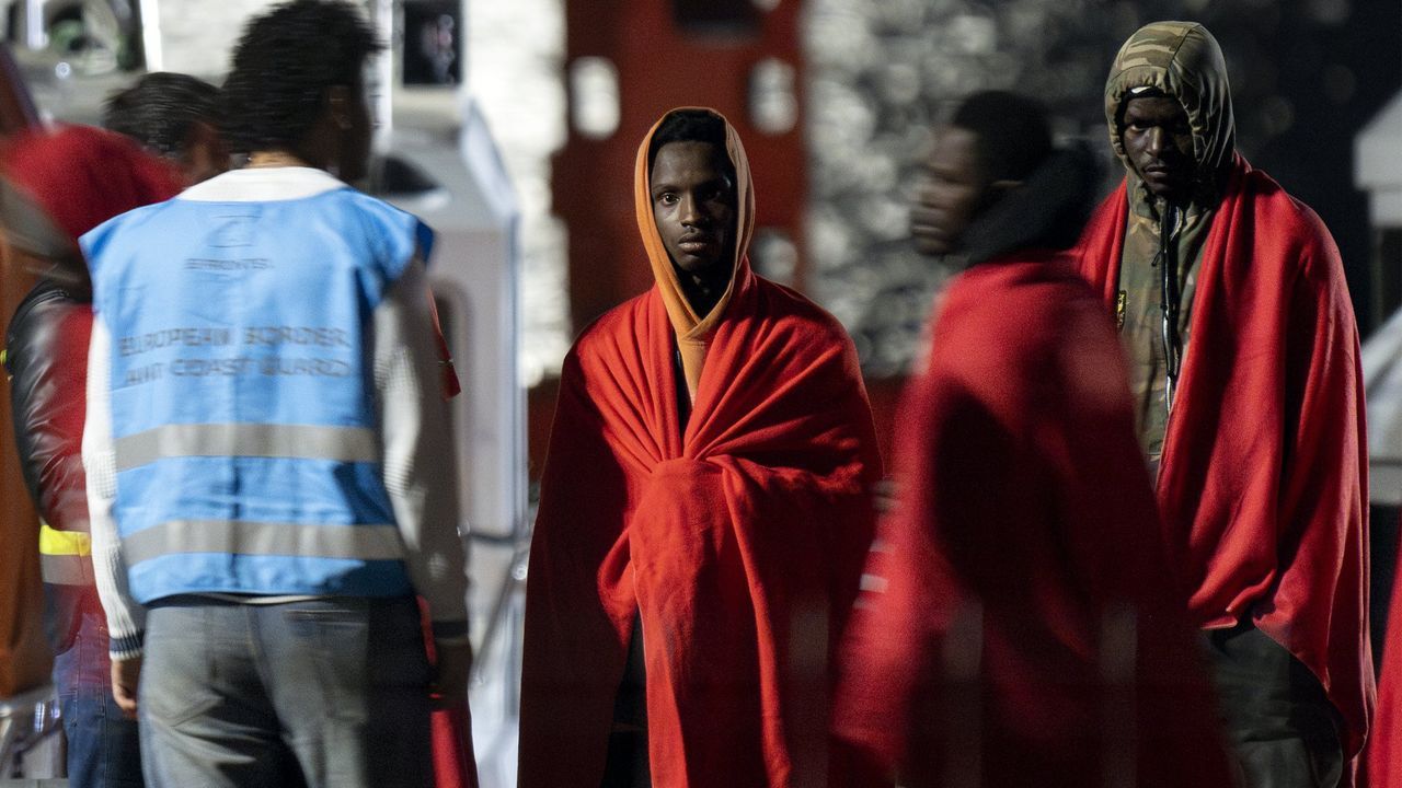 El traslado de los menores migrantes a las comunidades está pendiente del aval del Tribunal Supremo