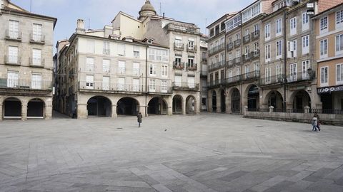 La praza Maior de Ourense pr�cticamente vac�a