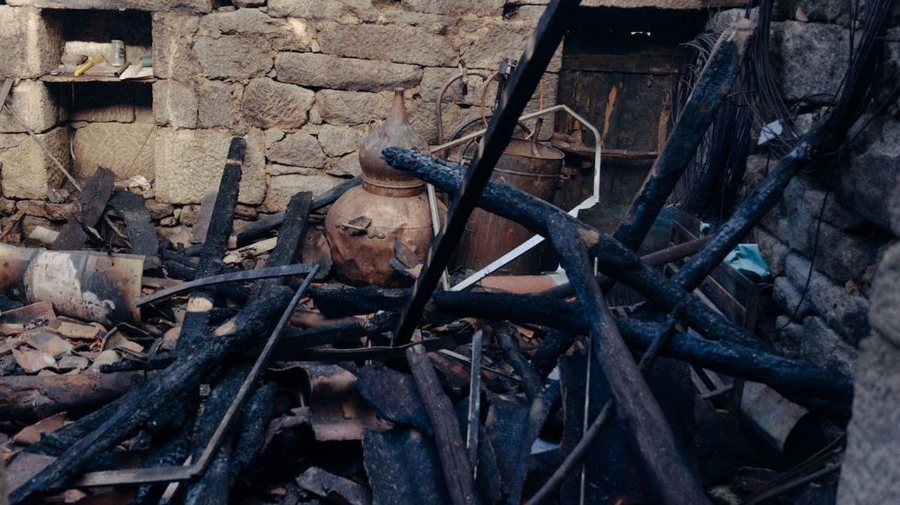 Lograron salir ilesos y por su propio pie del incendio que destruyó su casa de madrugada en Taboadela