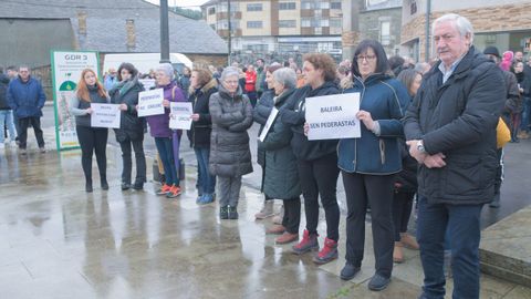 Concentracin en Baleira por el caso de una joven que fue violada en su entorno familiar siendo menor de edad.