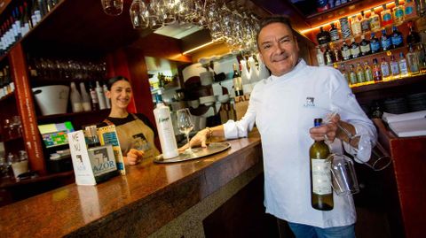 En la cervecer�a y jamoner�a Azor, en Portonovo, buscan personal de refuerzo para completar su plantilla fija.