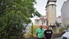 Benjam�n Fern�ndez y Mar�a del Carmen Montero, frente a una de las parcelas con okupas en la zona de A Ponte