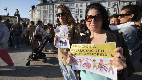 Manifestación de las Anpas en Cee por los recortes en Educación