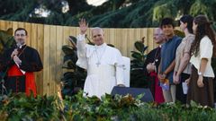 La visita del papa Le�n XIV al centro de C�ritas y la�gran Vigilia de Oraci�n con j�venes, en im�genes