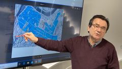 Reimundo Gonz�lez muestra en un plano de Pontevedra las calles que dispondr�n del servicio de Composta (las zonas marcadas en azul)