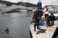 En la limpieza participaron una veintena de buceadores.