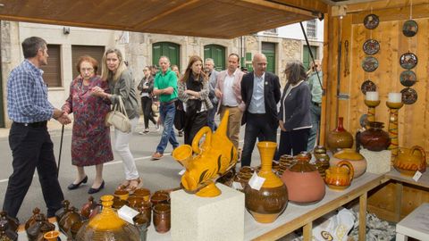 Las piezas tradicionales se alternan con las m�s modernas en la producci�n de los artesanos de Bu�o