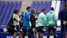 Bolo, charlando con sus jugadores antes del entrenamiento en el Carlos Tartiere