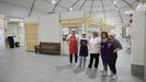 Concesionarios del mercado de Monte Alto, en la carpa instalada en la plaza de Indalecio Prieto