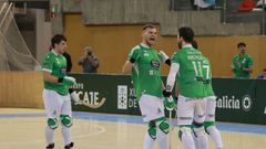 Los jugadores del Liceo celebran un gol en el Palacio de los Deportes de Riazor.