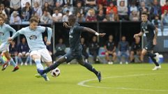 Diego Alende en un partido ante el Real Madrid Castilla
