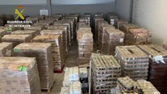 Decomisan 176 toneladas de alimentos en mal estado de la Fundaci�n Amigos de Galicia