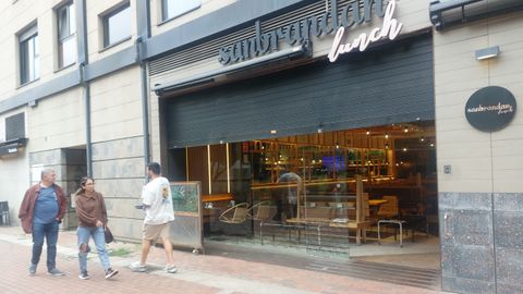El Sanbrandan de la plaza de Tabacos de A Coruña, sin actividad este martes.