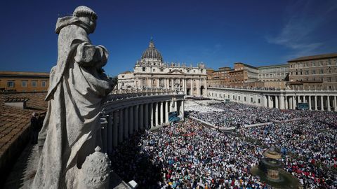 Miles de personas en el Vaticano para la canonizaci�n de Carlo Acutis