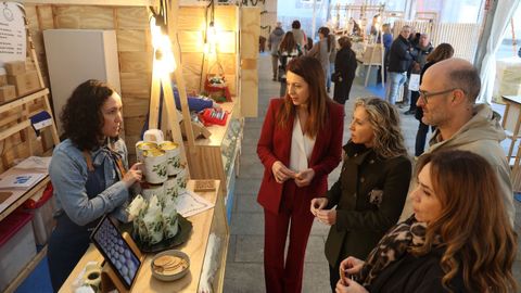 Uno de los puestos de artesan�a dulce en el Mercado de Nadal de Ferrol