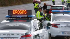 Control de drogas a conductores en una carretera de Pontevedra