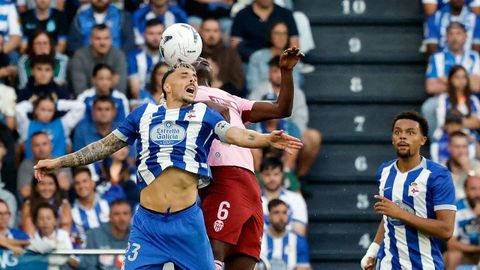 Duelo a�reo entre Ximo Navarro y Umar Sadiq
