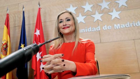 Cifuentes renuncia a su m�ster pero insiste en que lo hizo todo bien