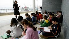 Alumnos del Colegio Couceiro de Pontedeume en clase de m�sica en el a�o 2008