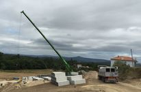 Esta semana comenz� la colocaci�n de los panteones, construidos con nichos prefabricados. 