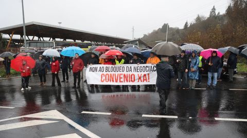 Concentraci�n de trabajadores en la base de Amio.