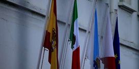 La bandera de M�xico ondea ya en el astillero Barreras.
