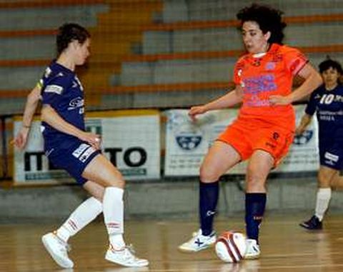 Luc�a, a la derecha, en el partido frente al conjunto riojano de la pasada temporada.