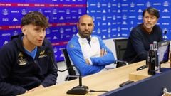 El portero del Fabril Hugo R�os, el entrenador Manuel Pablo y el responsable de cantera Ismael Arilla, durante su comparecencia en el D�por Training Center