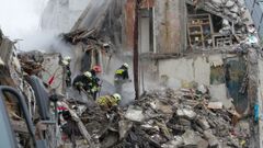 Buscan supervivientes en los escombros del edificio de Dnipr� atacado por Rusia