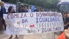 El claustro de profesores del CIFP A Xunqueira de Pontevedra acord� este lunes una nueva concentraci�n, este vez ante la sede de la Xunta este mi�rcoles