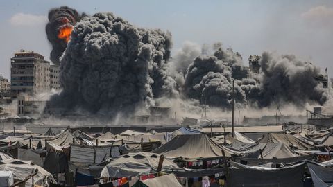 Derribada una sexta torre residencial en Gaza, la torre Taiba 2, en Gaza.