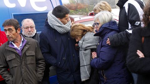 violenciamachista.Minuto de silencio en Boqueix�n con los padres de Ana Mar�a Enjamio, la chica asesinada en Vigo el pasado viernes