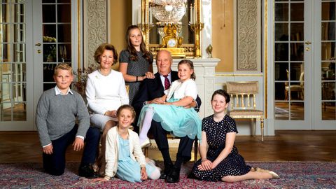 80� cumplea�os de los reyes Harald y Sonja de Noruega junto a sus nietos.