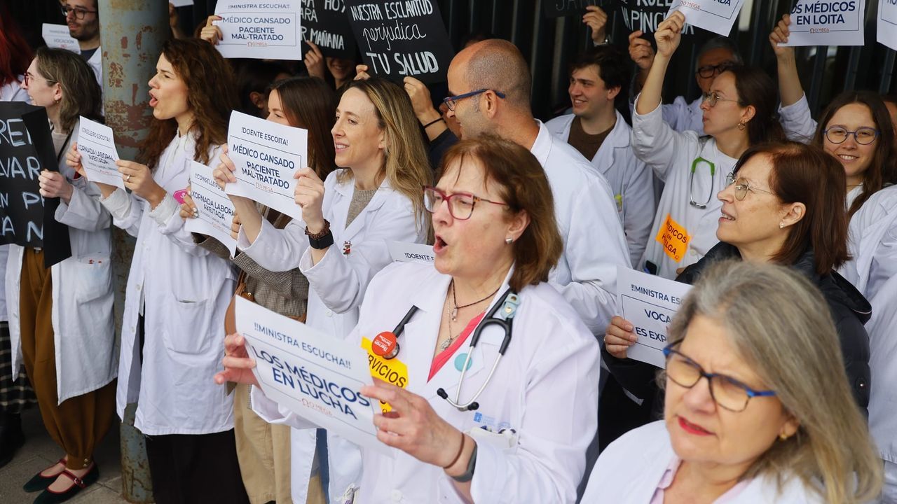 Sanidad convoca a las comunidades el 9 de abril para abordar la huelga de médicos