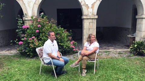El periodista Paco Grande entrevista a Bego�a Rodr�guez, �rbitro internacional de pirag�ismo.El periodista Paco Grande entrevista a Bego�a Rodr�guez, �rbitro internacional de pirag�ismo